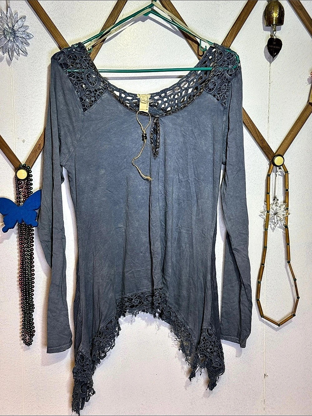 Gimmicks Long Sleeve Lace Trim Tunic in Blue Size Medium